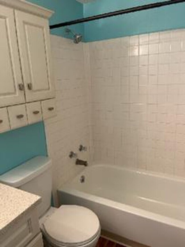 Building Photo - 3 Bed 2.5 Bath Single-Family Home on Cul-De-Sac w/ Large Fenced Backyard, Garage