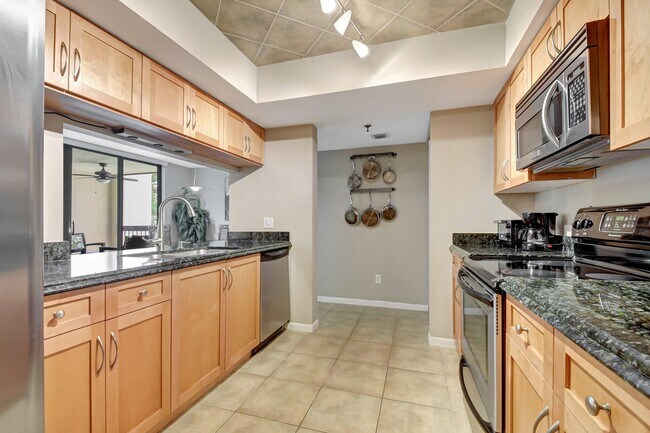 Building Photo - 950 Lavers Cir
