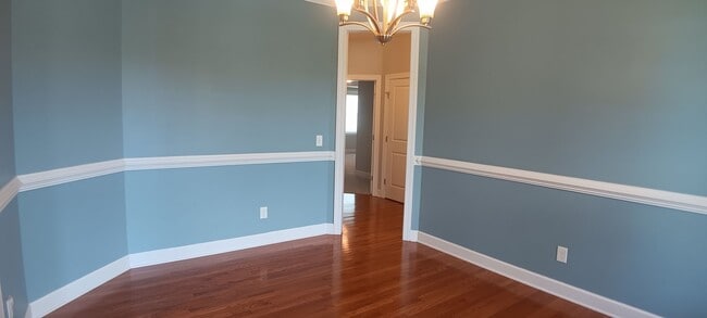 Building Photo - Heron's Landing 4 BD/ 3BTH Available May 14th