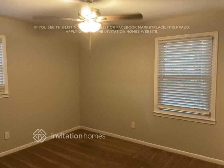 Building Photo - 415 Plainville Dr SW