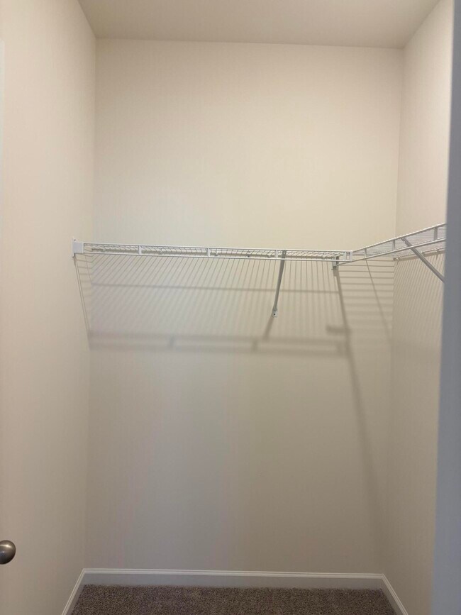 Building Photo - 370 Acorn St