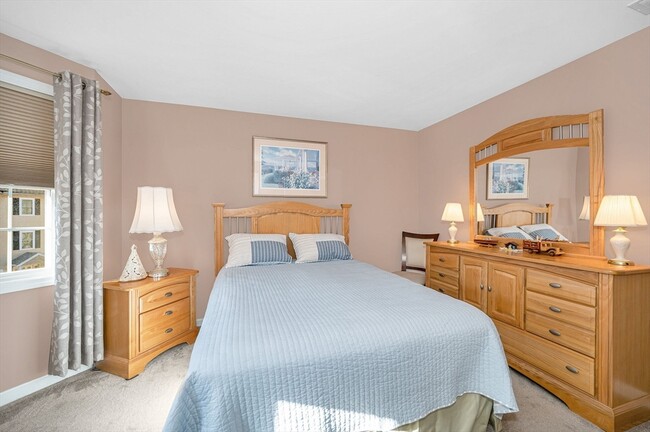 Building Photo - 262 Littleton Rd