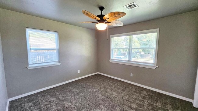 Building Photo - 3008 E Noble Dr