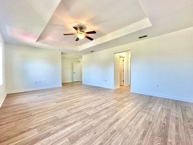 Building Photo - Upscale and modern 5bedroom/2.5bath home in Festival Community!