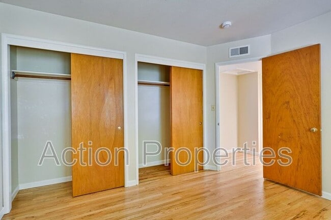 Building Photo - 834 Orange Ave