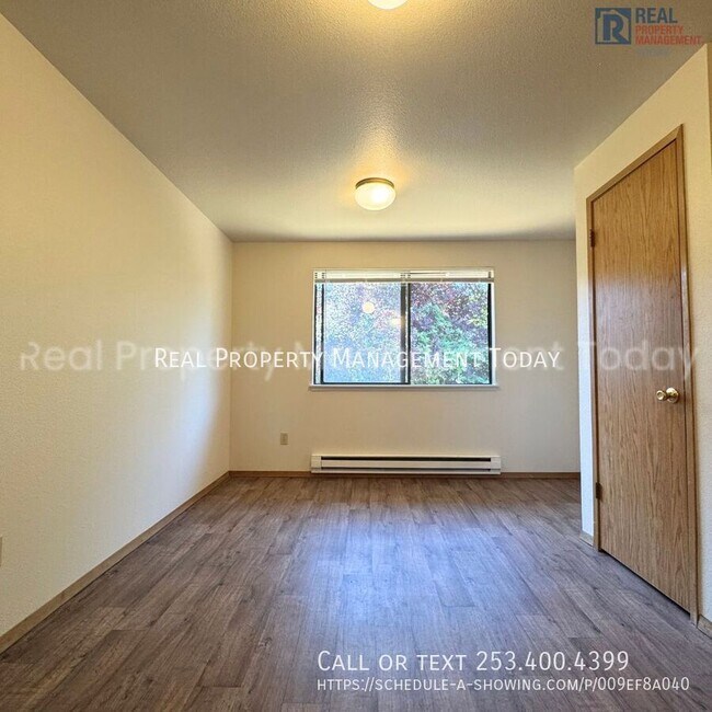 Building Photo - 9920 132nd St Ct E