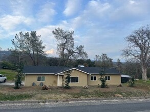Building Photo - 43575 Crystal Cave Cir