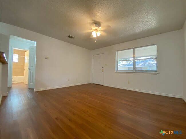 Building Photo - 20115 San Marcos Hwy