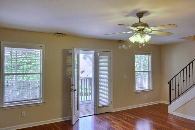 Building Photo - 1368 Island Town Dr