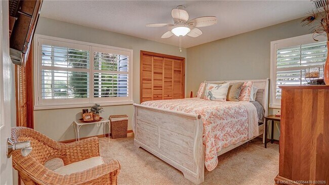 Building Photo - 4150 SE Whiticar Way