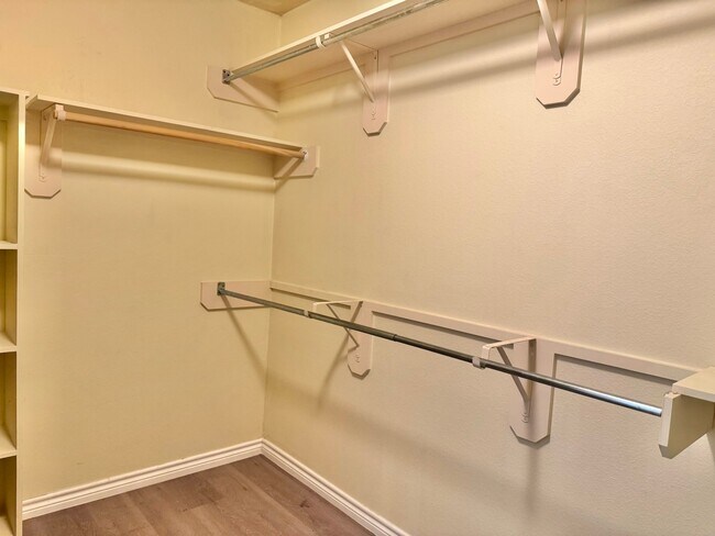 Building Photo - 8603 Malardcrest Dr