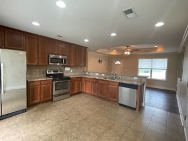 Building Photo - 821 Bristol Court