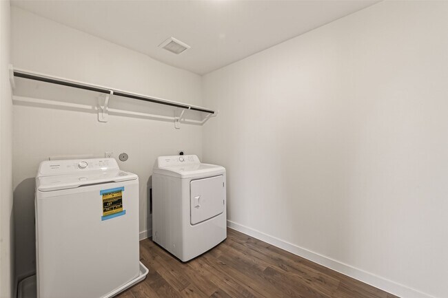 Building Photo - 3554 Shearwater St