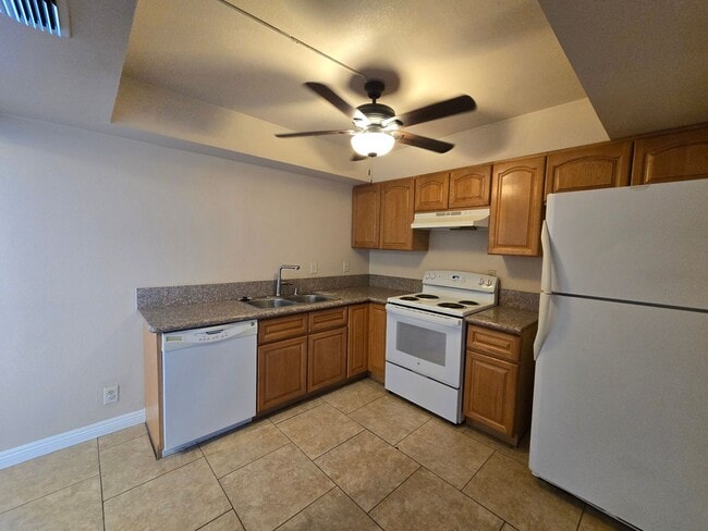 Building Photo - 2 Bedroom Condo at the Wimbledon Tennis Club Community