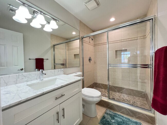 Building Photo - Beautiful 4 Bed 4.5 Bath luxury Townhouse with Elevator located by the Beach Lauderdale by the Sea