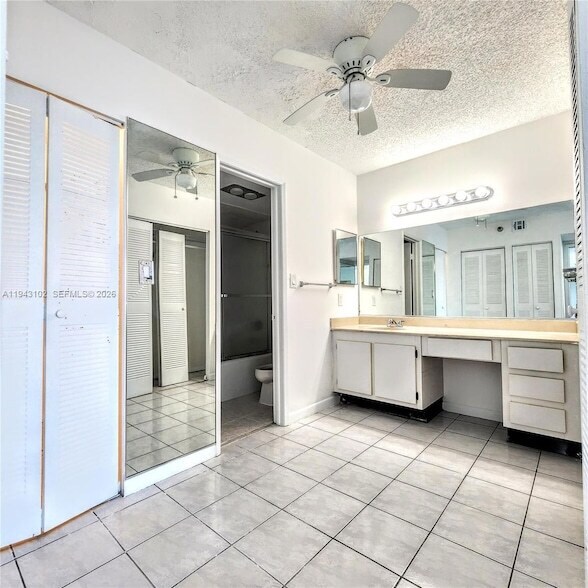 Building Photo - 20505 E Country Club Dr