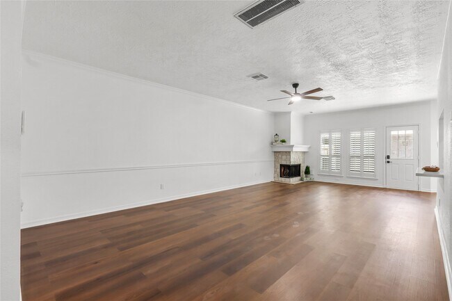 Building Photo - 2118 Gemini St