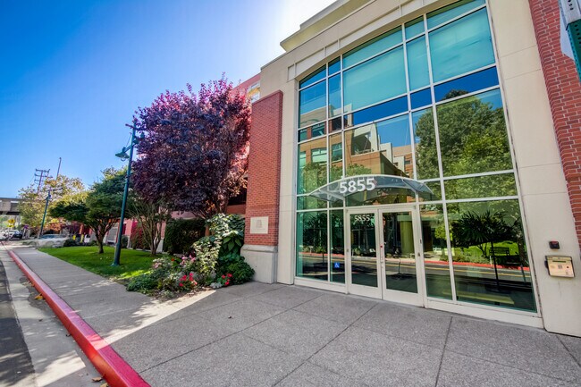 Building Photo - 5855 Horton St