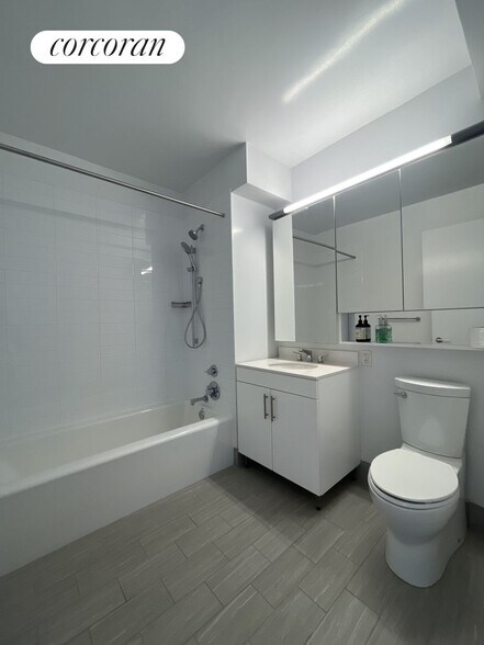 Building Photo - 606 W 57th St