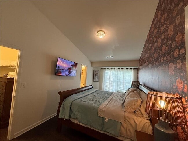 Building Photo - 1524 Cove Creek Cir