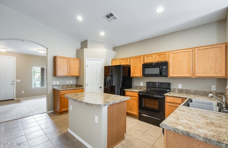 Building Photo - 1979 N Vista Ln