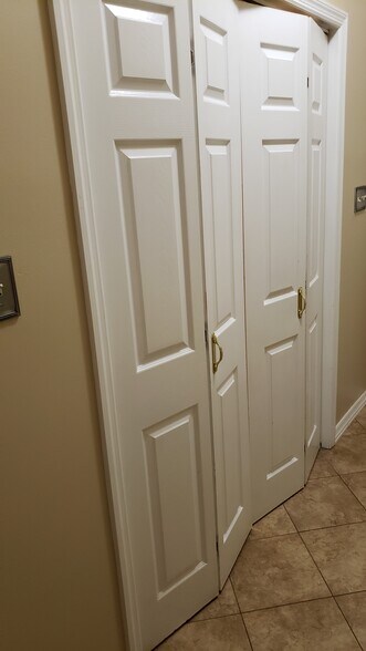 Bedroom closet - 24985 Capshaw Rd