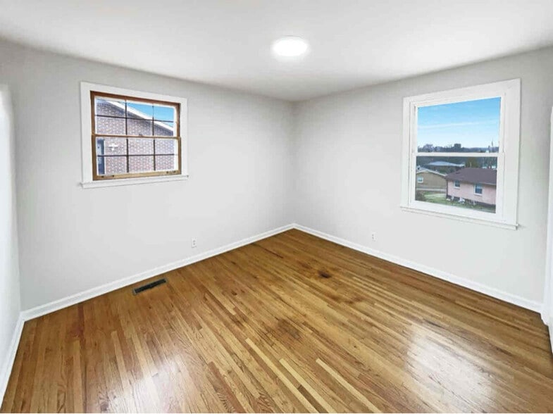 Building Photo - 1217 Commerce St