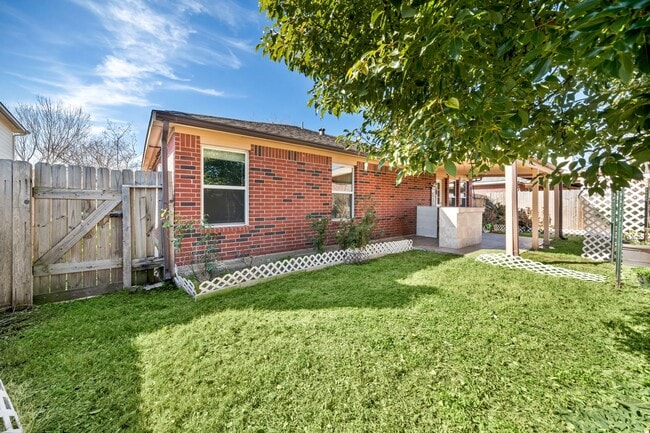 Building Photo - 9710 Golden Park Ln