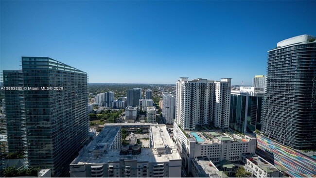 Building Photo - 1000 Brickell Plaza