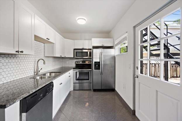 Building Photo - 301 Central Dr