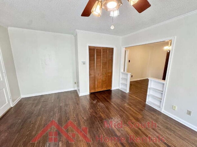 Building Photo - 135 S Greer St