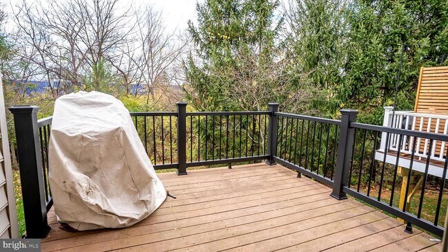 Building Photo - 108 Barefield Ln