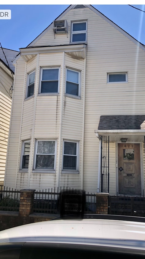 Building Photo - 421 Hamilton St