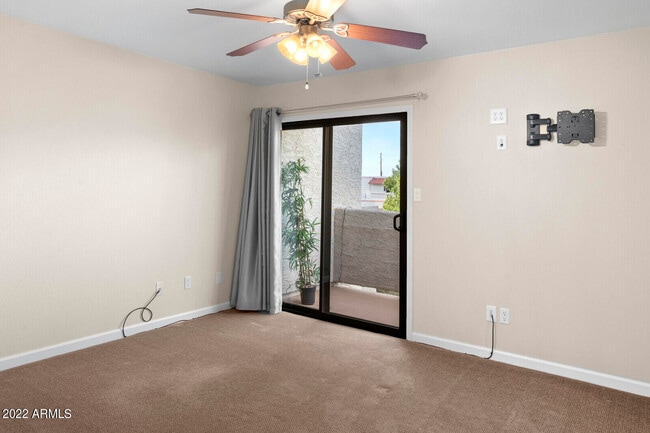 Building Photo - 885 N Granite Reef Rd