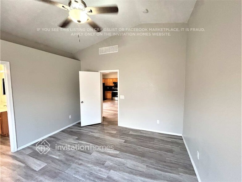 Building Photo - 2113 W St Charles Ave
