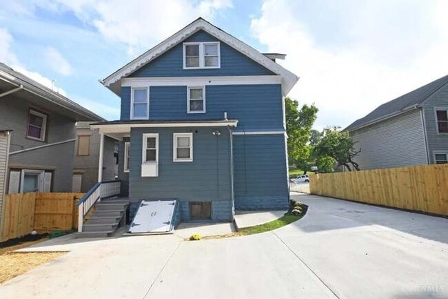 Building Photo - 278 Mcgregor Ave