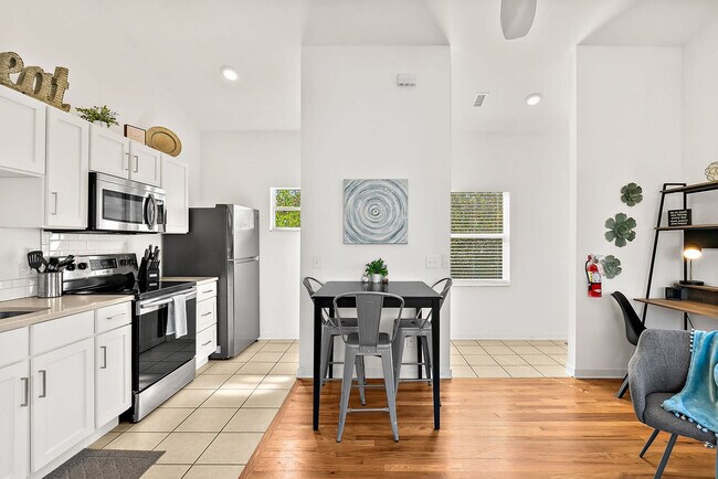 Building Photo - 27 Old Mission Ave