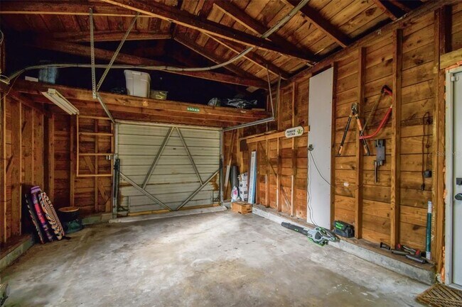 Building Photo - 145 24th Ave SE