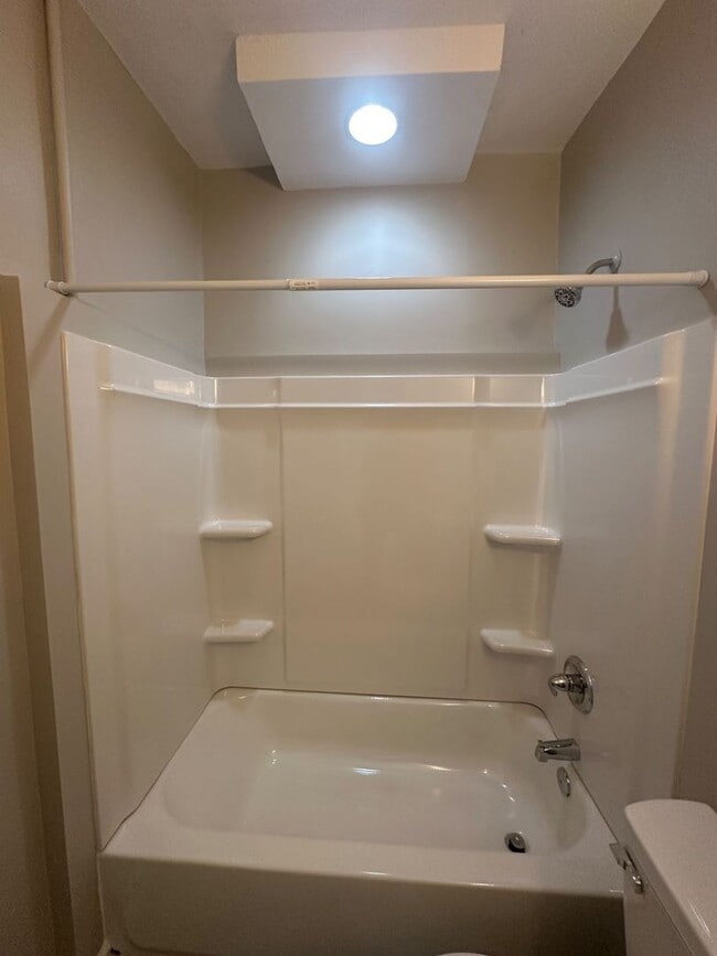 Building Photo - 22 S Plum St