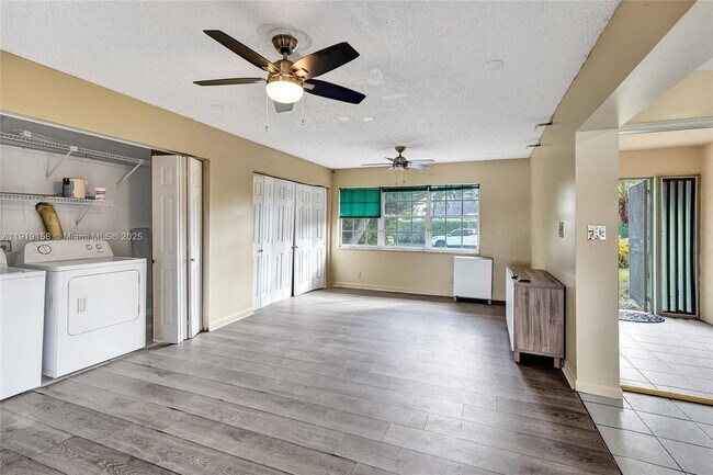 Building Photo - 5551 SW 57th St