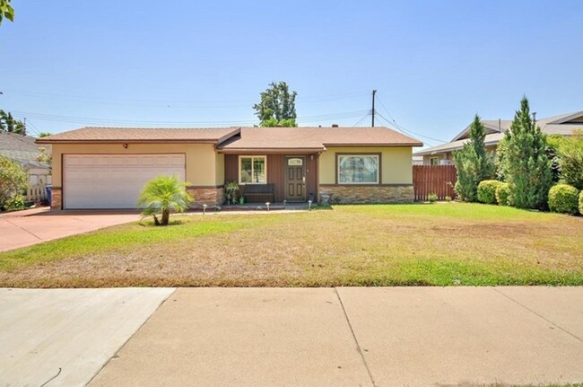 Primary Photo - 814 E 6th St