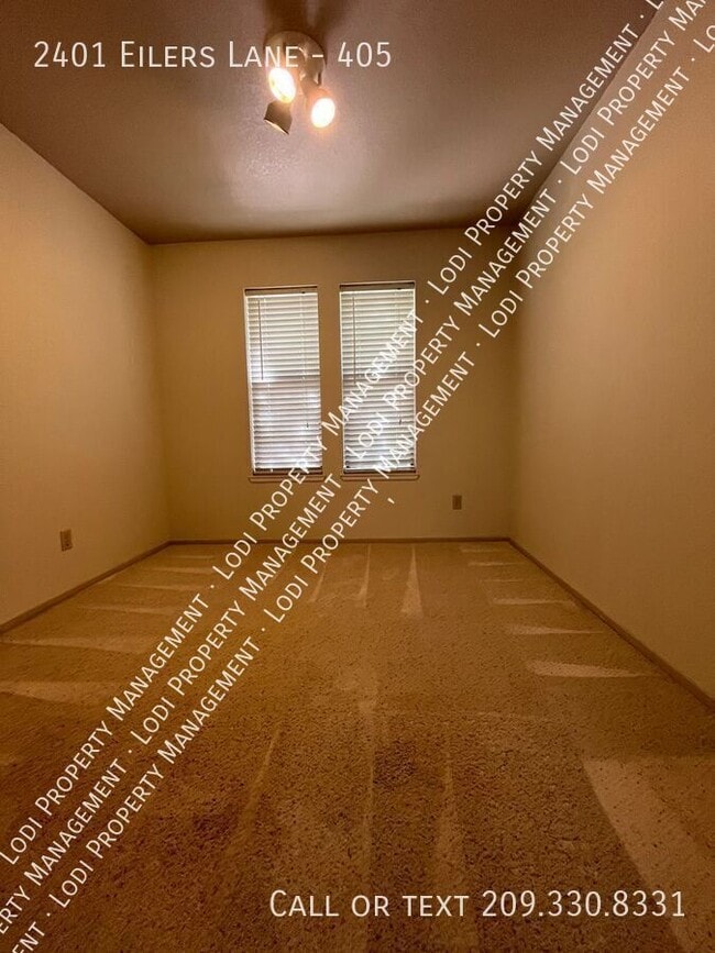 Building Photo - 2401 Eilers Ln