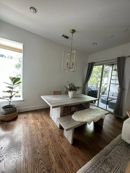 Building Photo - 5705 Bryan Pky