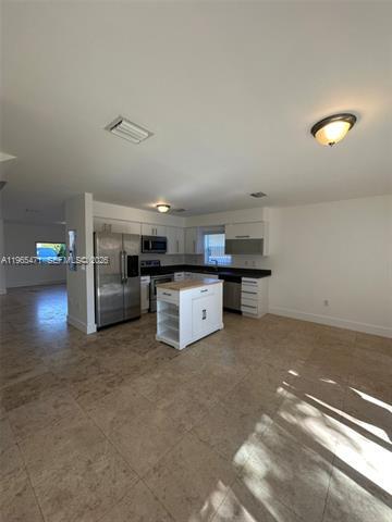 Building Photo - 2772 SW 31st Ct