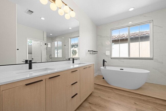 Building Photo - 9204 S Nobel Way