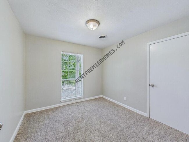 Building Photo - 29 Rosewood Dr