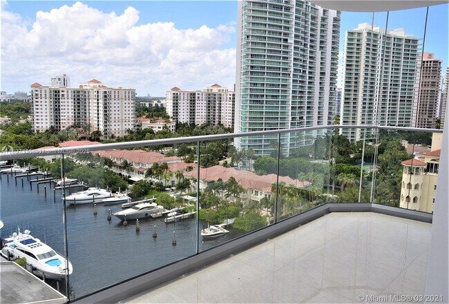 Building Photo - 19707 Turnberry Way
