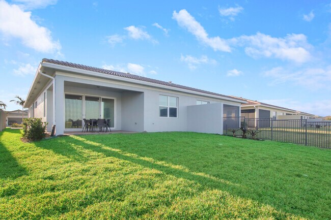 Building Photo - 26156 SW Viterbo Wy