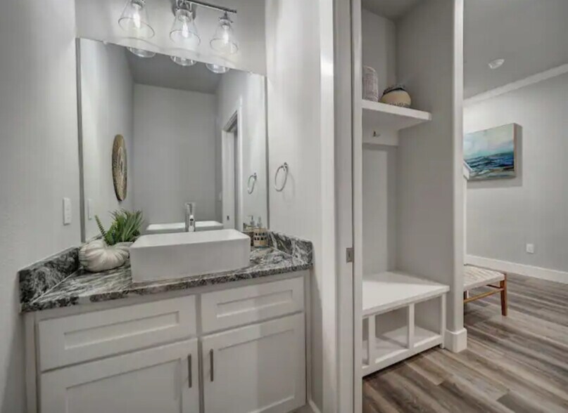 Half Bath 1st Floor - 14013 Ports O Call Dr