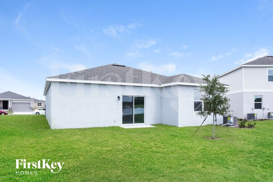 Building Photo - 1570 Isleta Lp